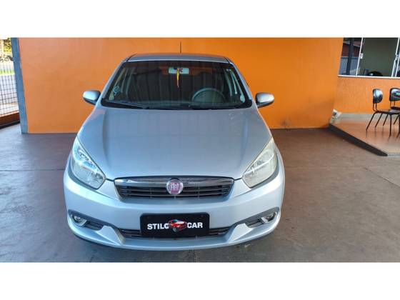 FIAT GRAND SIENA 1.6 MPI ESSENCE 16V FLEX 4P MANUAL FIAT GRAND SIENA 1.6 MPI ESSENCE 16V FLEX 4P MANUAL